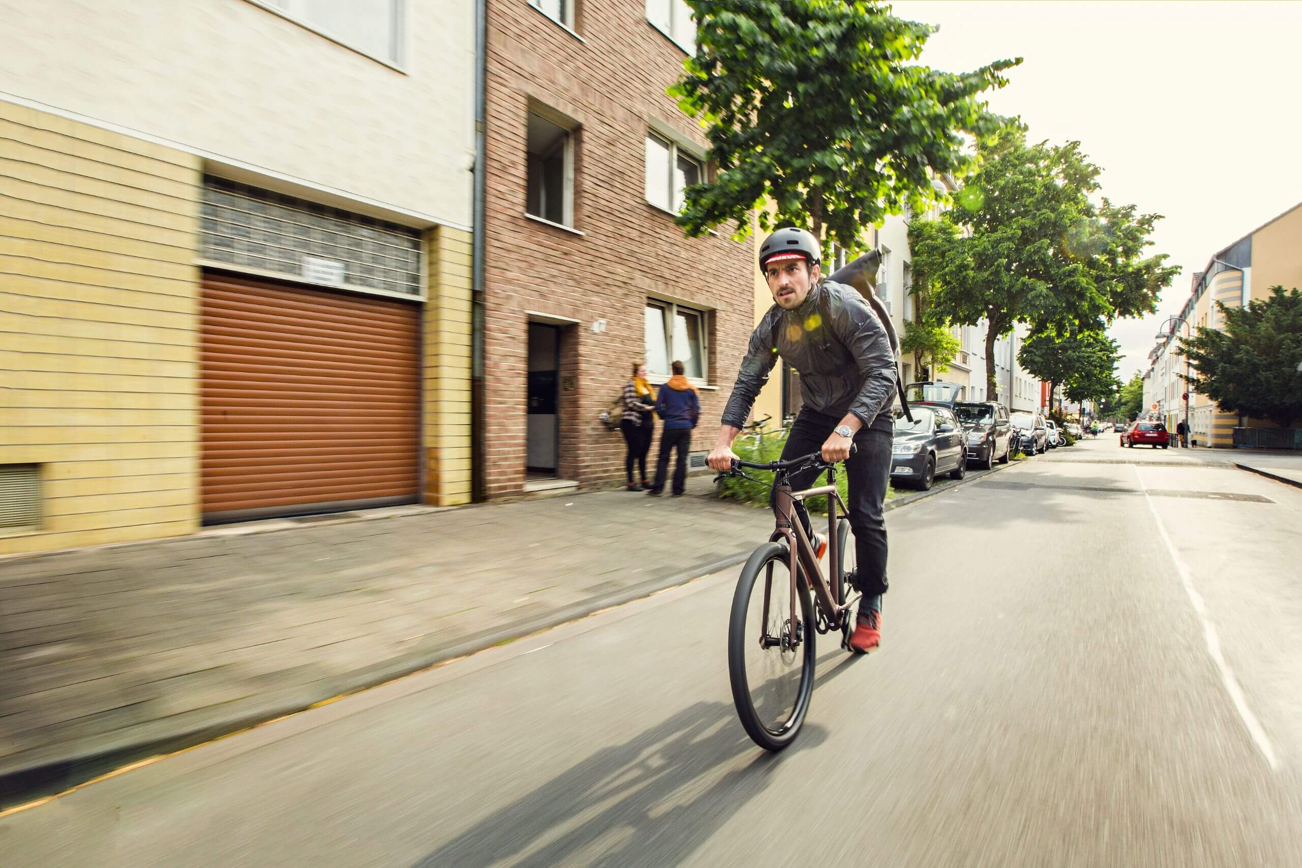 Mann fährt auf Coboc Brooklyn FAT